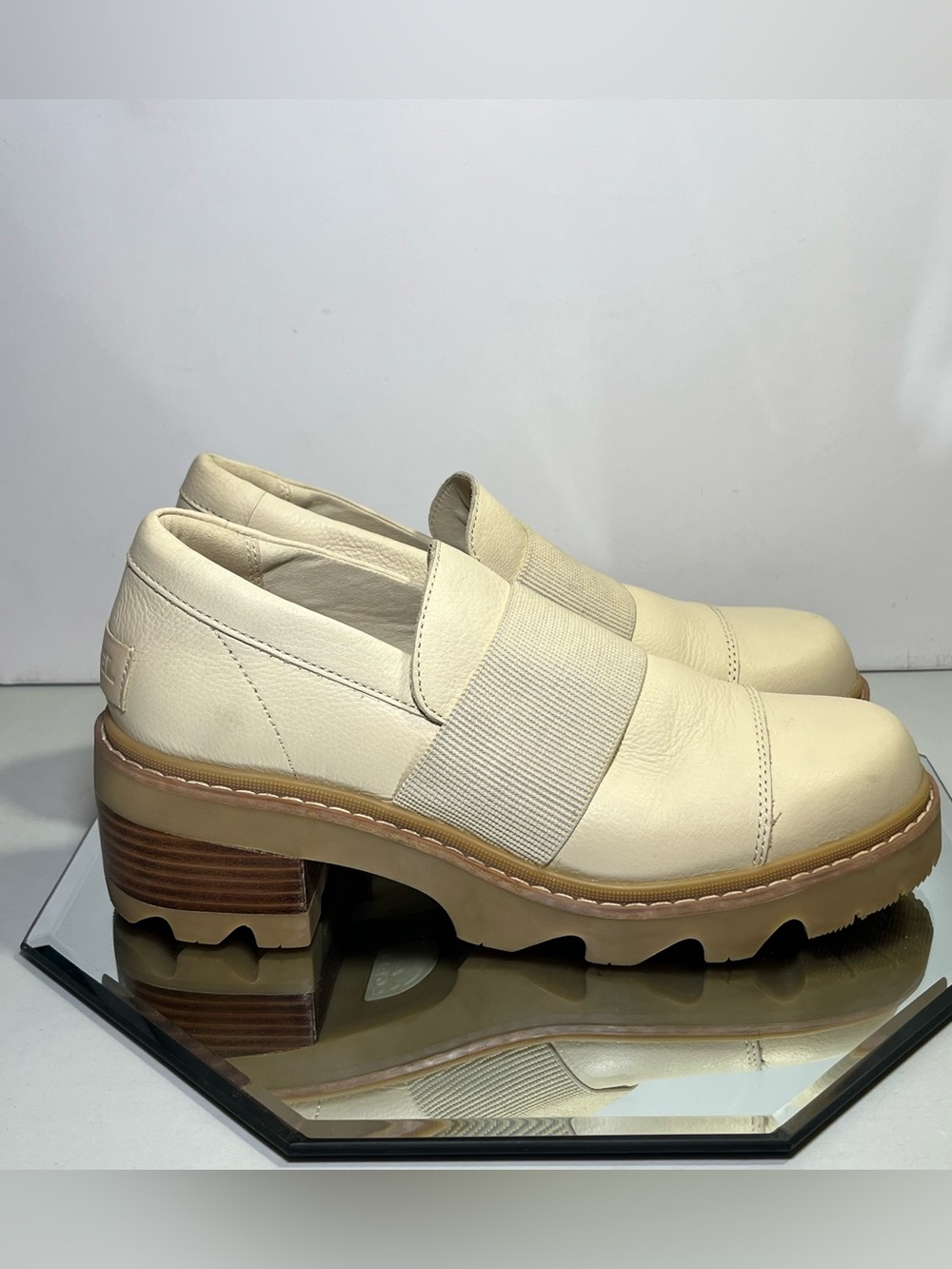 Women’s Sorel Joan Classic Leather Platform Loafers, Size 9.5